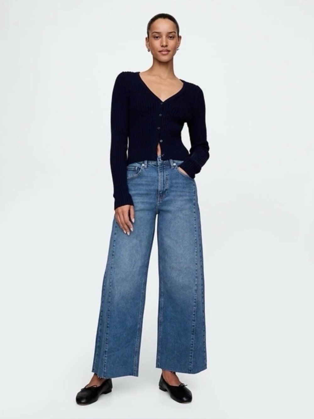 GAP High Rise Stride Ankle Wide Leg Jeans Medium Wash Raw Hem 28R